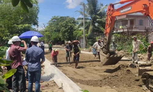 Excavation works with the inspection team on site